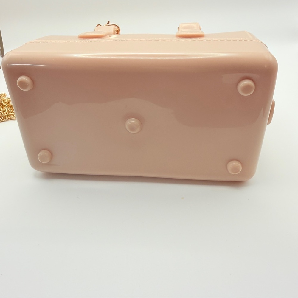 Cute & Fun Pale Pink Handbag with Gold Chain - Picture 9 of 10